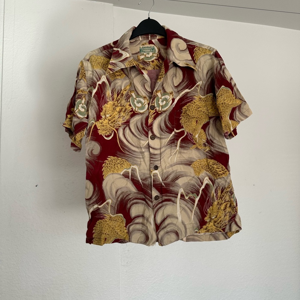Vintage Dragon Makapuu Hawaiian Shirt with Red Gold Button Down Design Rare - Picture 2 of 8